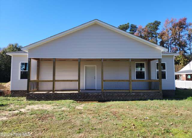 Property at 4052 N Pitt St, Ayden, NC 28513, 3 beds, 2.5 baths