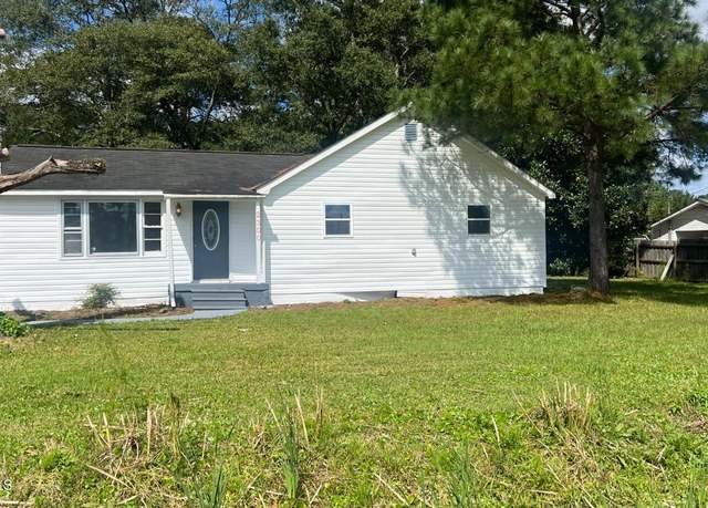 Property at 2300 Burgaw Hwy, Jacksonville, NC 28540, 3 beds, 2.5 baths