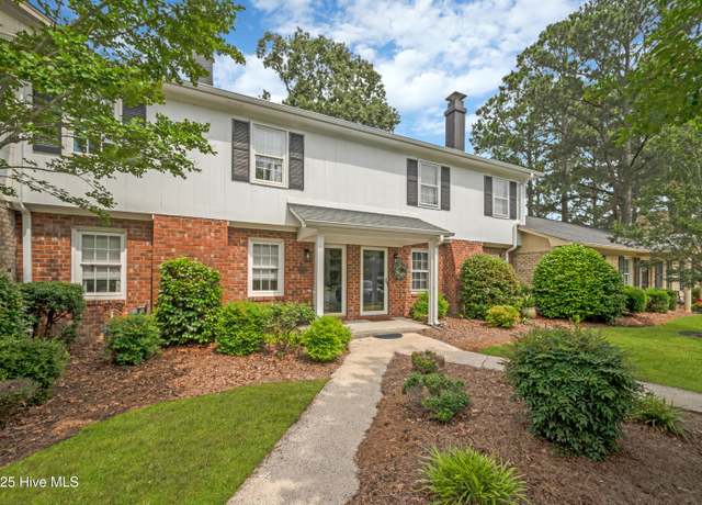 Property at 98 Barnes St, Greenville, NC 27858, 3 beds, 2.5 baths