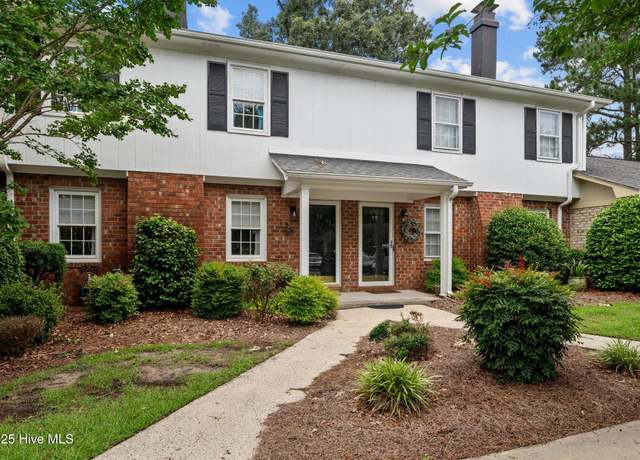 Property at 98 Barnes St, Greenville, NC 27858, 3 beds, 2.5 baths
