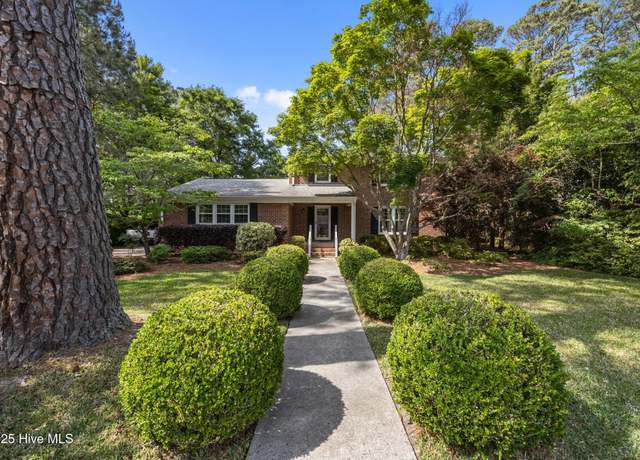 Property at 2016 Spencer Ave, New Bern, NC 28560, 4 beds, 2 baths