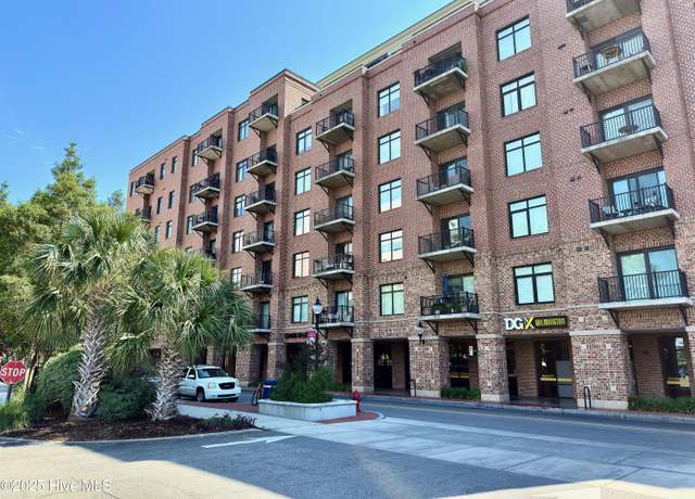 Property at 10 Grace St Apt 301, Wilmington, NC 28401, 1 bed, 1.5 baths
