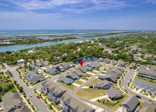 Property at 128 Gray Duck Dr, Beaufort, NC 28516, 4 beds, 2.5 baths