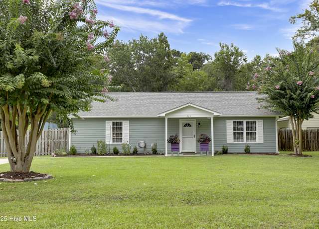 Property at 113 Marcil Ln, Hampstead, NC 28443, 2 beds, 2 baths
