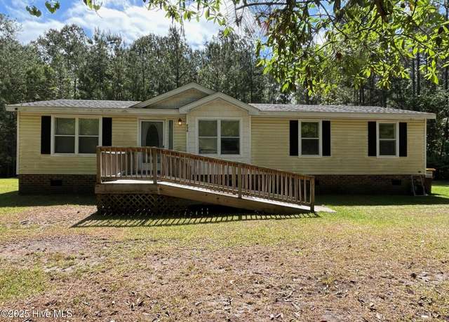 Property at 113 Bellhammon Forest Dr, Rocky Point, NC 28457, 4 beds, 2 baths