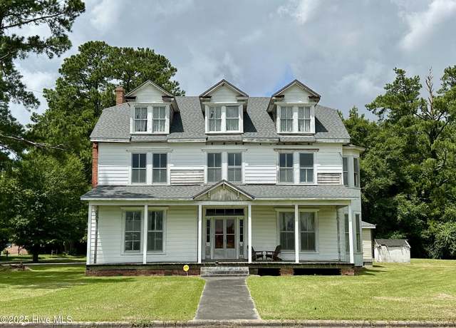 Property at 207 N 5th St, Aurora, NC 27806, 3 beds, 2 baths