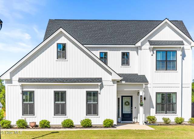 Property at 383 Grandview Dr, Hampstead, NC 28443, 3 beds, 2.5 baths