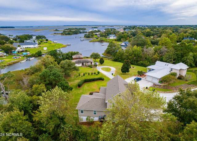 Property at 499 Ward Rd, Swansboro, NC 28584, 3 beds, 2.5 baths