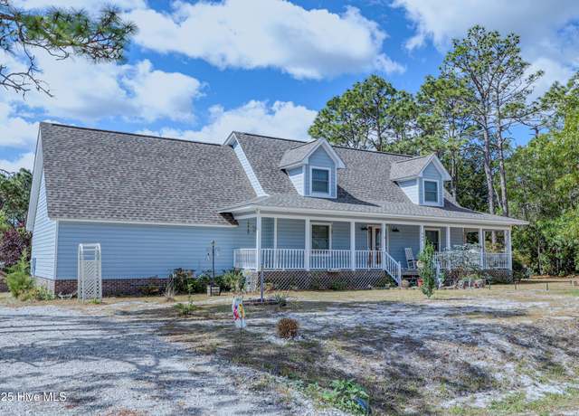 Property at 998 Trevino Rd, Southport, NC 28461, 3 beds, 2.5 baths