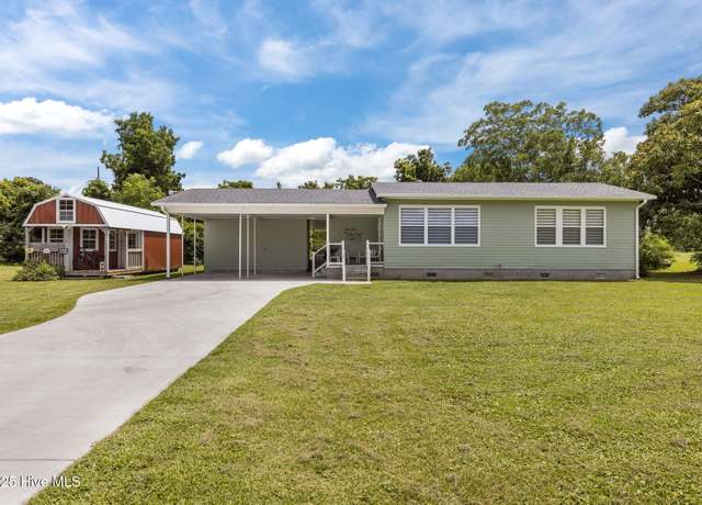 Property at 1198 Highway 101, Beaufort, NC 28516, 3 beds, 2 baths