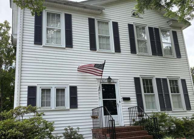 Property at 215 W Queen St, Edenton, NC 27932, 3 beds, 2 baths
