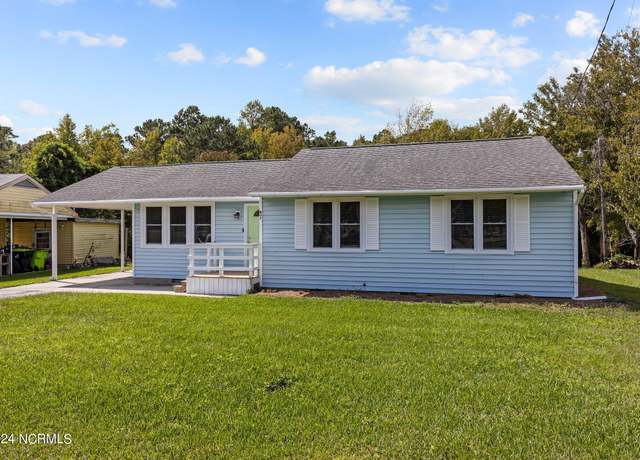 Property at 647 W Shore Drive W, Swansboro, NC 28584, 4 beds, 2 baths