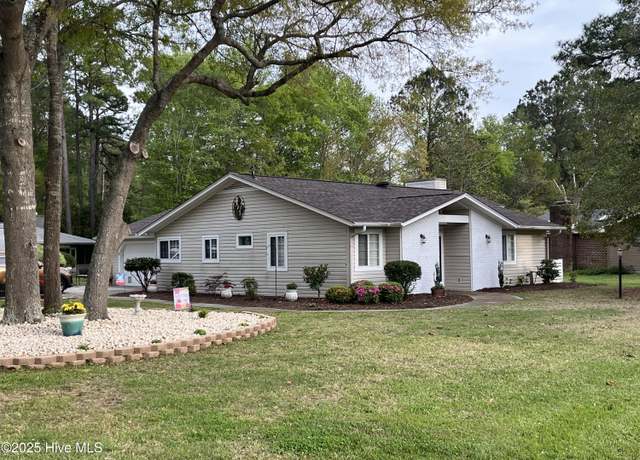 Property at 2 Arden Pl, Carolina Shores, NC 28467, 3 beds, 3 baths