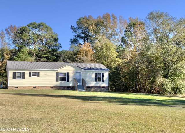 Property at 47 Valley Acres Dr, Whiteville, NC 28472, 3 beds, 2 baths