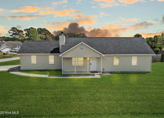Property at 206 Zachary Ln, Hubert, NC 28539, 3 beds, 2 baths