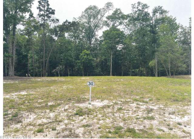Property at 800 Helmsdale Dr, Wilmington, NC 28405