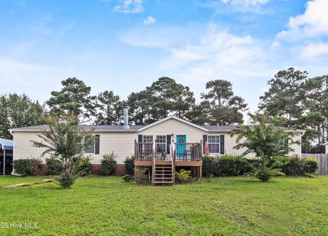 Property at 391 Topsail Plantation Dr, Hampstead, NC 28443, 4 beds, 3 baths