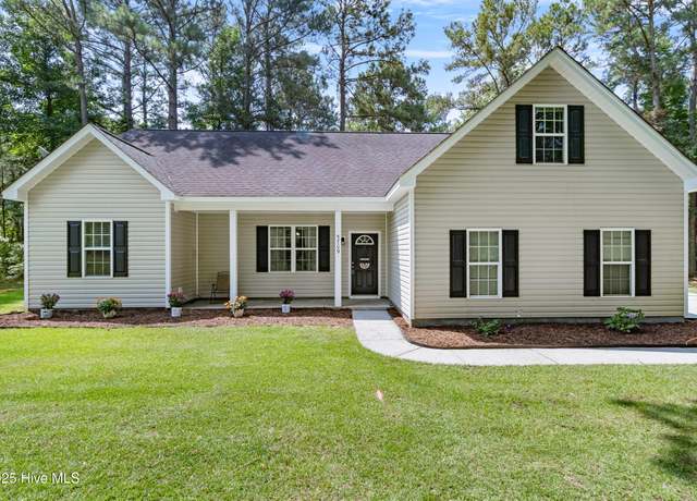 Property at 5709 Burgaw Hwy, Maple Hill, NC 28454, 3 beds, 2 baths