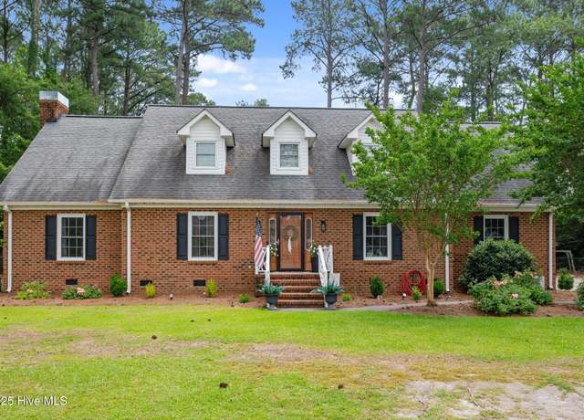 Property at 4259 Pinewood Dr, Ayden, NC 28513, 3 beds, 2.5 baths