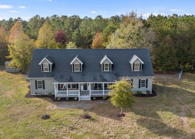 Property at 140 Callaway Ct, Hampstead, NC 28443, 5 beds, 3 baths