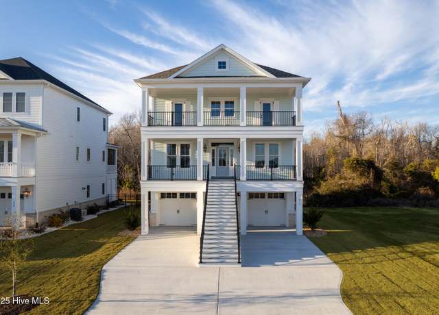 Property at 218 Colleton Sq, Newport, NC 28570, 4 beds, 3.5 baths