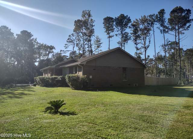 Property at 370 Boundaryline Dr NW, Calabash, NC 28467, 2 beds, 2 baths