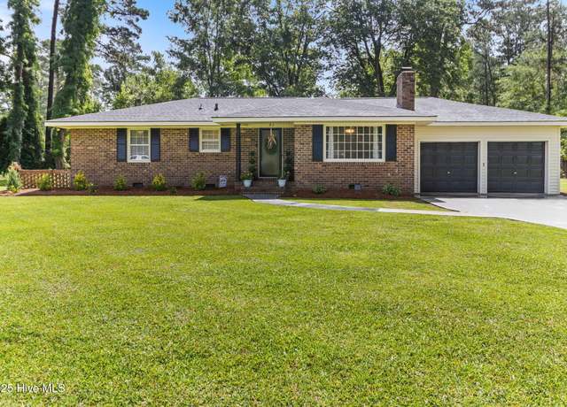 Property at 84 White Pine Rd, Lake Waccamaw, NC 28450, 3 beds, 2 baths
