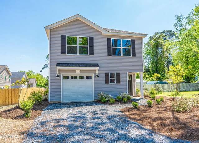 Property at 535 S Henley St, Southern Pines, NC 28387, 3 beds, 2.5 baths