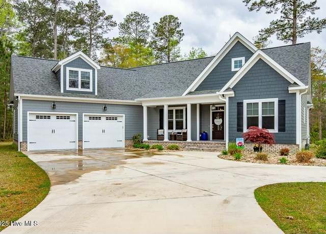 Property at 3507 Denim Ct, New Bern, NC 28562, 4 beds, 2.5 baths