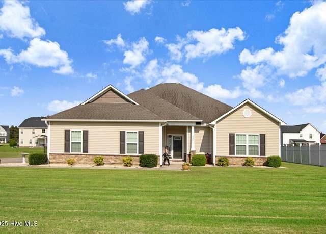 Property at 202 Coffman Dr, Pikeville, NC 27863, 3 beds, 2 baths