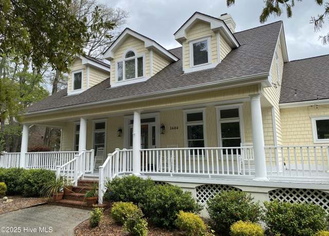 Property at 1604 Jupiter Hills Cir, Wilmington, NC 28411, 3 beds, 2.5 baths