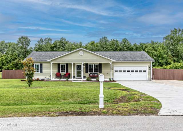 Property at 104 Starkys Creek Ct, Maysville, NC 28555, 3 beds, 2 baths