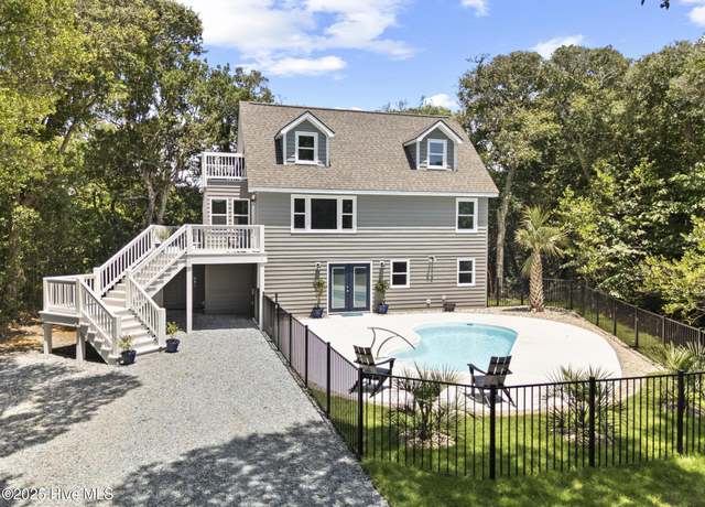 Property at 120 Santa Maria Dr, Emerald Isle, NC 28594, 4 beds, 4 baths