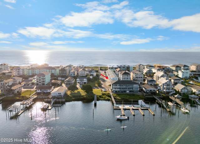 Property at 101 Seahorse Ln Unit D2, Carolina Beach, NC 28428, 1 bed, 1 bath