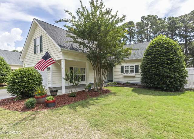 Property at 4989 Glen Cove Dr SE, Southport, NC 28461, 3 beds, 2.5 baths