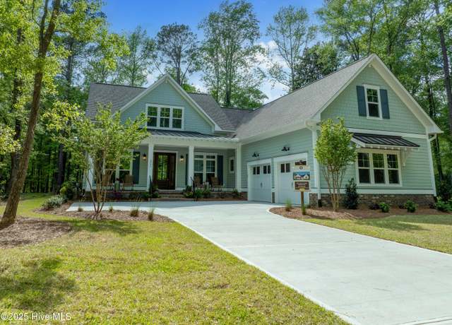 Property at 3705 Deerview Ln, Castle Hayne, NC 28429, 3 beds, 3.5 baths