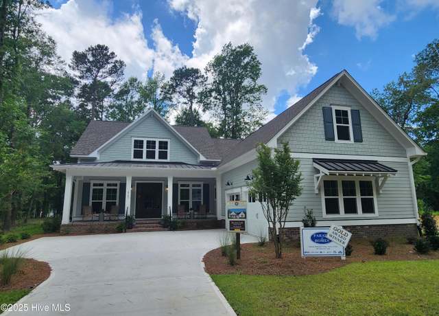 Property at 3705 Deerview Ln, Castle Hayne, NC 28429, 3 beds, 3.5 baths
