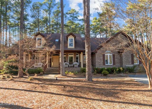 Property at 7 Brinyan Ct, Pinehurst, NC 28374, 3 beds, 3.5 baths