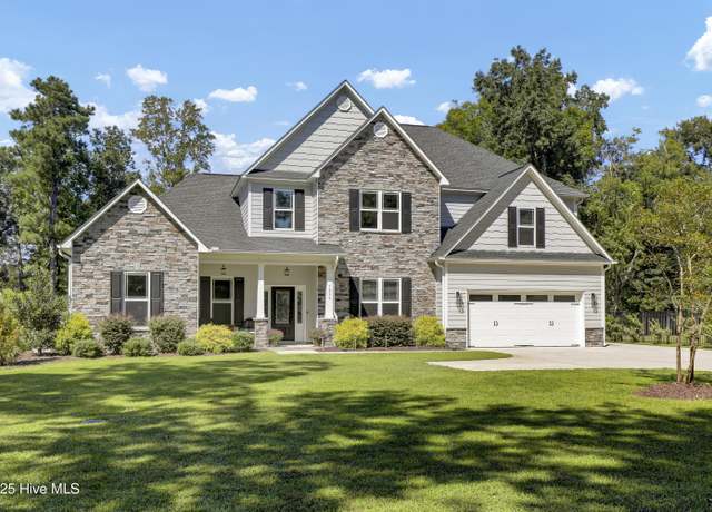 Property at 1035 Grandview Dr, Hampstead, NC 28443, 4 beds, 3.5 baths