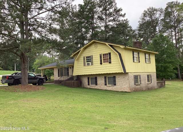 Property at 102 Hillview Cir, Rockingham, NC 28379, 3 beds, 2 baths
