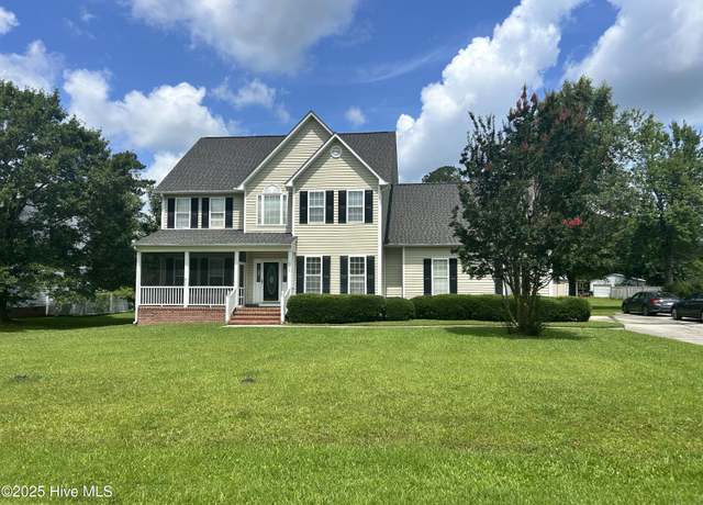 Property at 602 Par Dr, Jacksonville, NC 28540, 5 beds, 2.5 baths