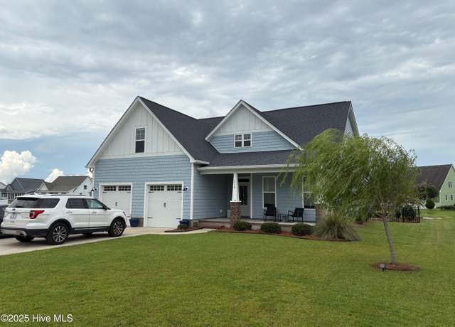 Property at 1710 Olde Farm Rd, Morehead City, NC 28557, 4 beds, 3.5 baths