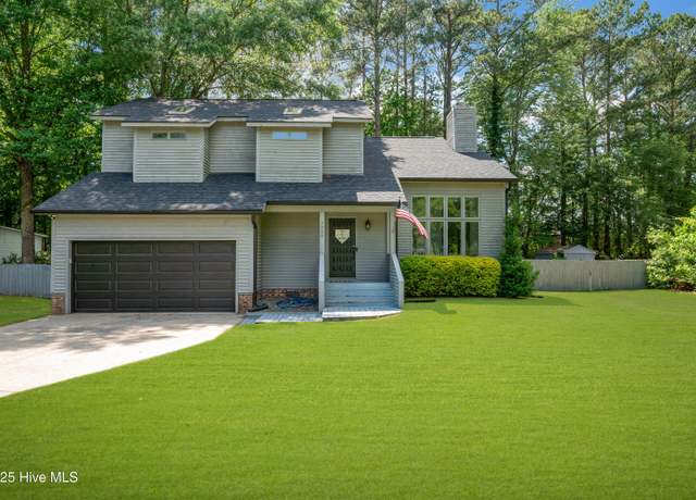 Property at 3300 Sherwood Dr, Greenville, NC 27858, 3 beds, 2.5 baths