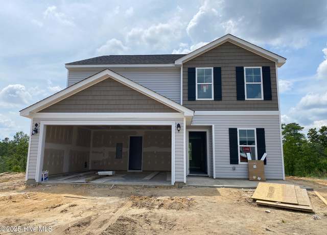 Property at 2145 Purebred Cir, Hope Mills, NC 28348, 4 beds, 2.5 baths