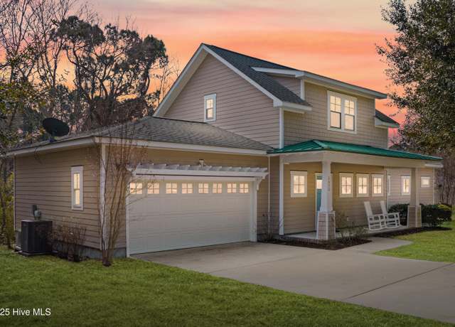 Property at 5975 Gray Squirrel Path, Southport, NC 28461, 3 beds, 2.5 baths