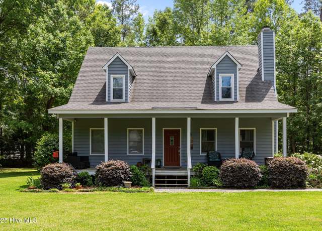 Property at 102 Autumn Ct, Rocky Point, NC 28457, 3 beds, 2.5 baths