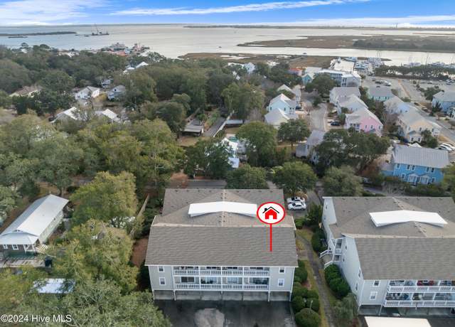 Property at 606 W Brown St Apt J, Southport, NC 28461, 2 beds, 2 baths