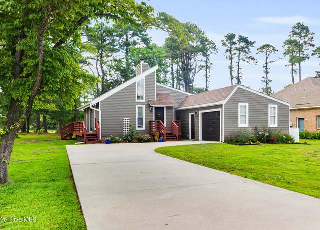 Property at 1223 Pelican Dr, New Bern, NC 28560, 3 beds, 2 baths