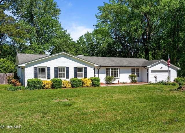 Property at 104 Hardee St, Greenville, NC 27858, 3 beds, 2 baths