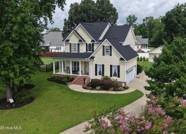 Property at 3812 Forsyth Park Ct, Winterville, NC 28590, 3 beds, 2.5 baths
